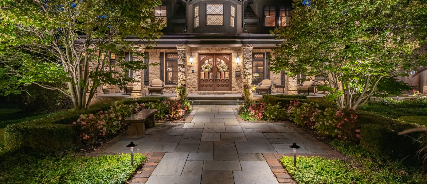 landscape lighting installation in Des Plaines, IL
